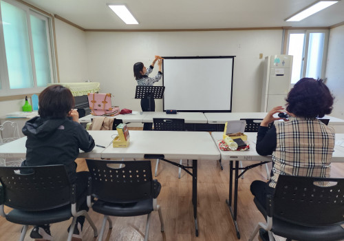 중장년 오카리나 동아리 실시