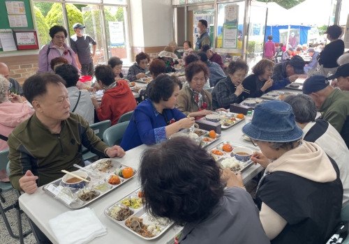 감사의 마음을 전하는 '상리경로잔치'