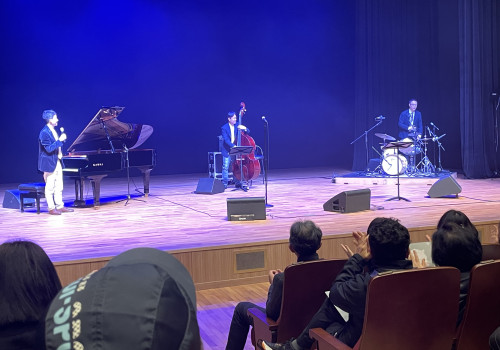 중년남성1인가구 '아자아자' 자조모임으로 콘서트 나들이를 갔어요