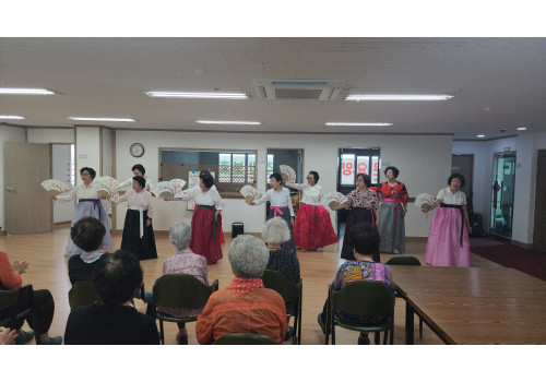 민요동아리 공연 봉사활동(다사랑주간보호센터)