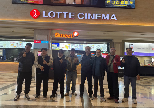 아자아자, 영화와 수다